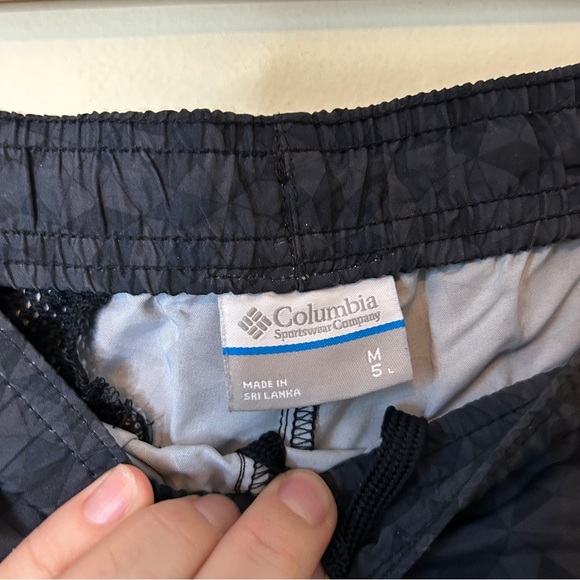 Columbia Hiking Shorts Grey Geometric Size M - Picture 7 of 9